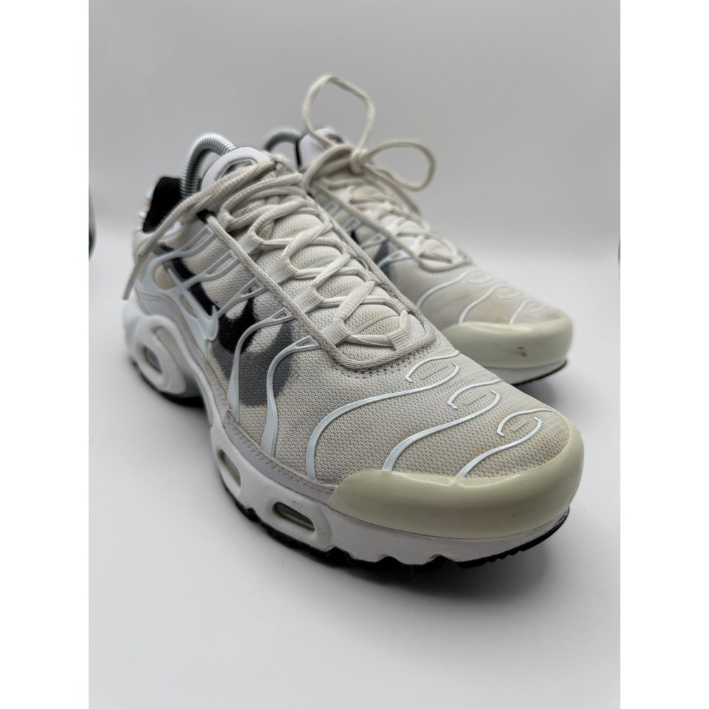 Nike Air Max Plus GS White Black Cool Grey Youth Size 7Y (Women's 8.5)